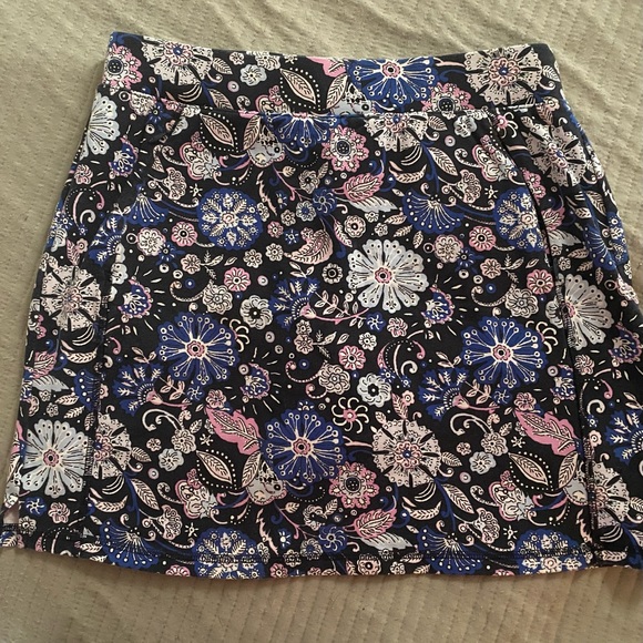 Pretty skort by Talbots size Medium - Picture 2 of 2